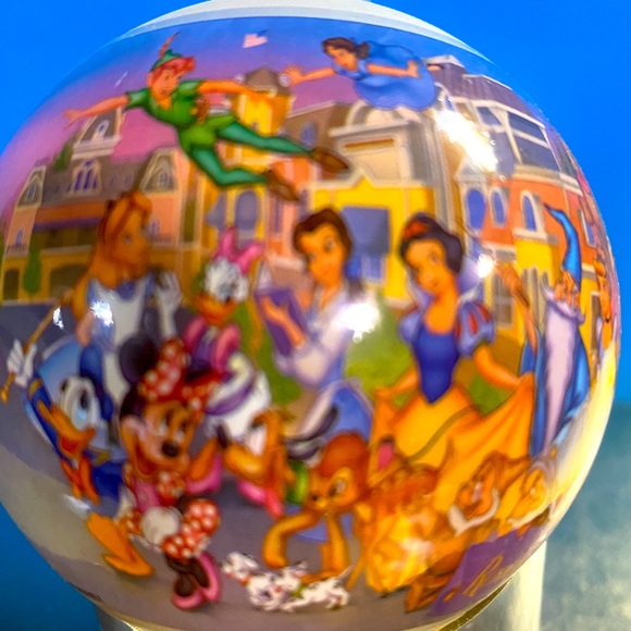 WALT DISNEY WORLD 25 YEARS REMEMBER THE MAGIC HOLIDAY CHRISTMAS ORNAMENT - Picture 13 of 16